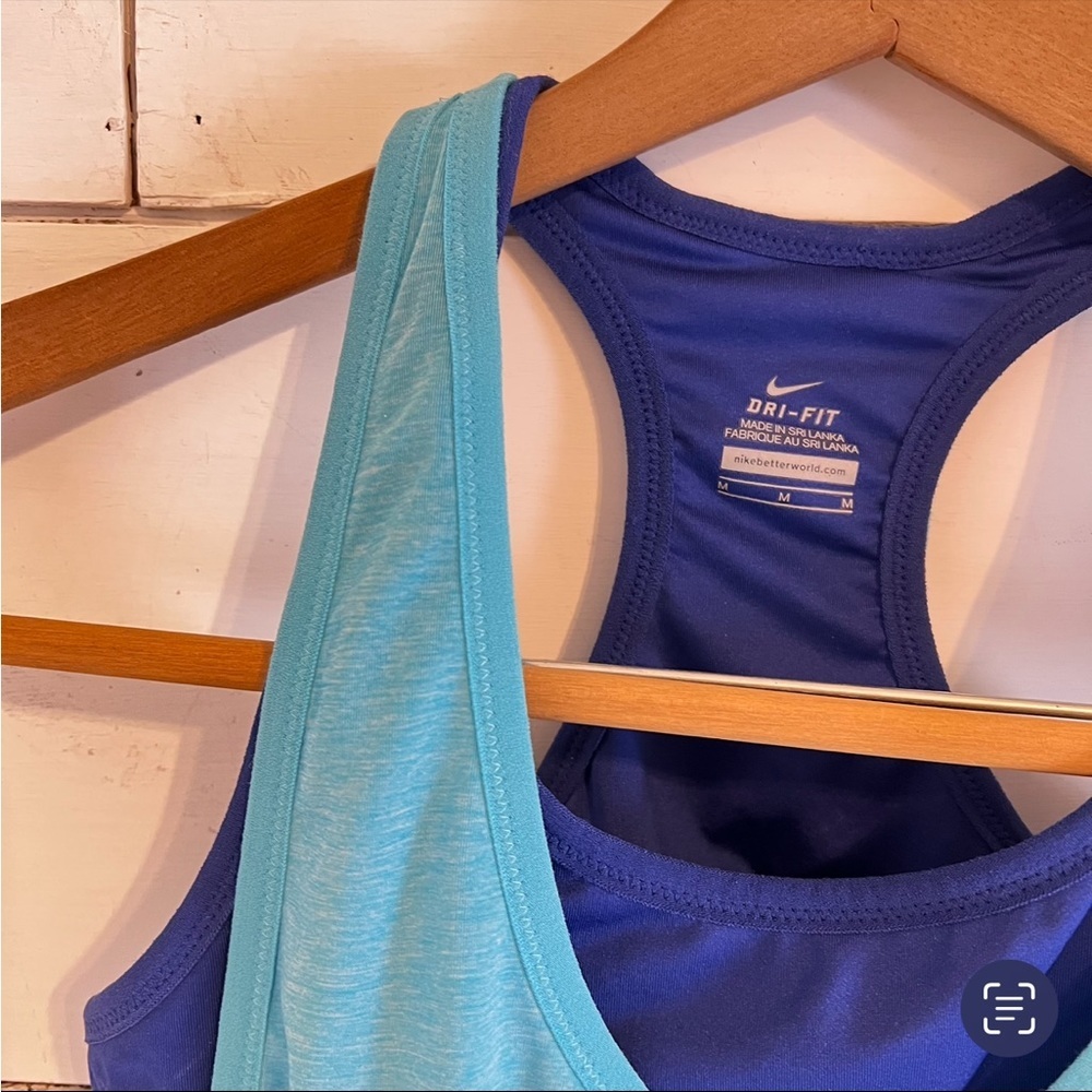 Nike 2 in 1 Tank Top with Sports Bra. Size Medium. EUC - Picture 3 of 9